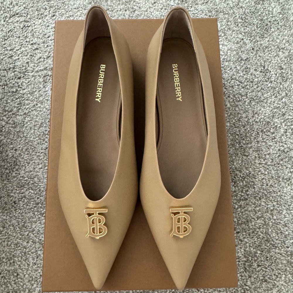 Burberry Women's Tan Flats